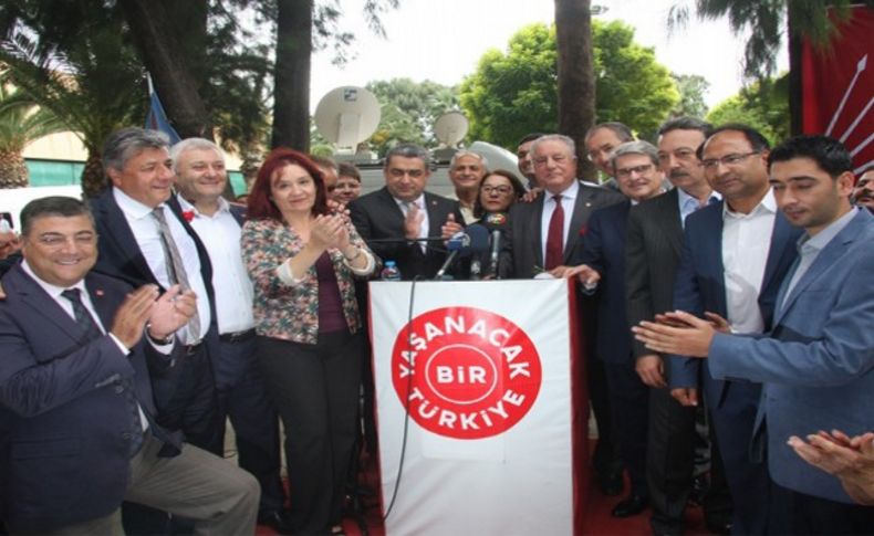 CHP İzmir İl Örgütü bayramlaştı